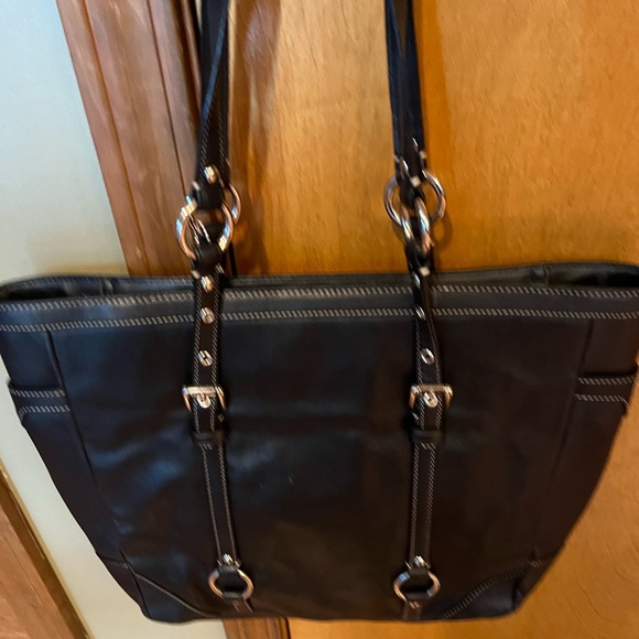 Black with silver hardware tote/shoulder bag - Picture 2 of 7